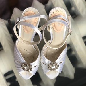Bridal/Prom peep-toe satin heels!